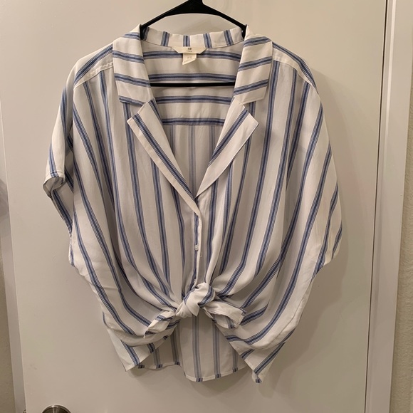 H&M button up - Picture 1 of 3